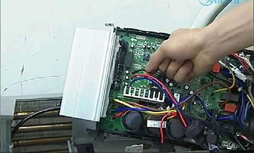 鄂伦春美的空调电话是多少